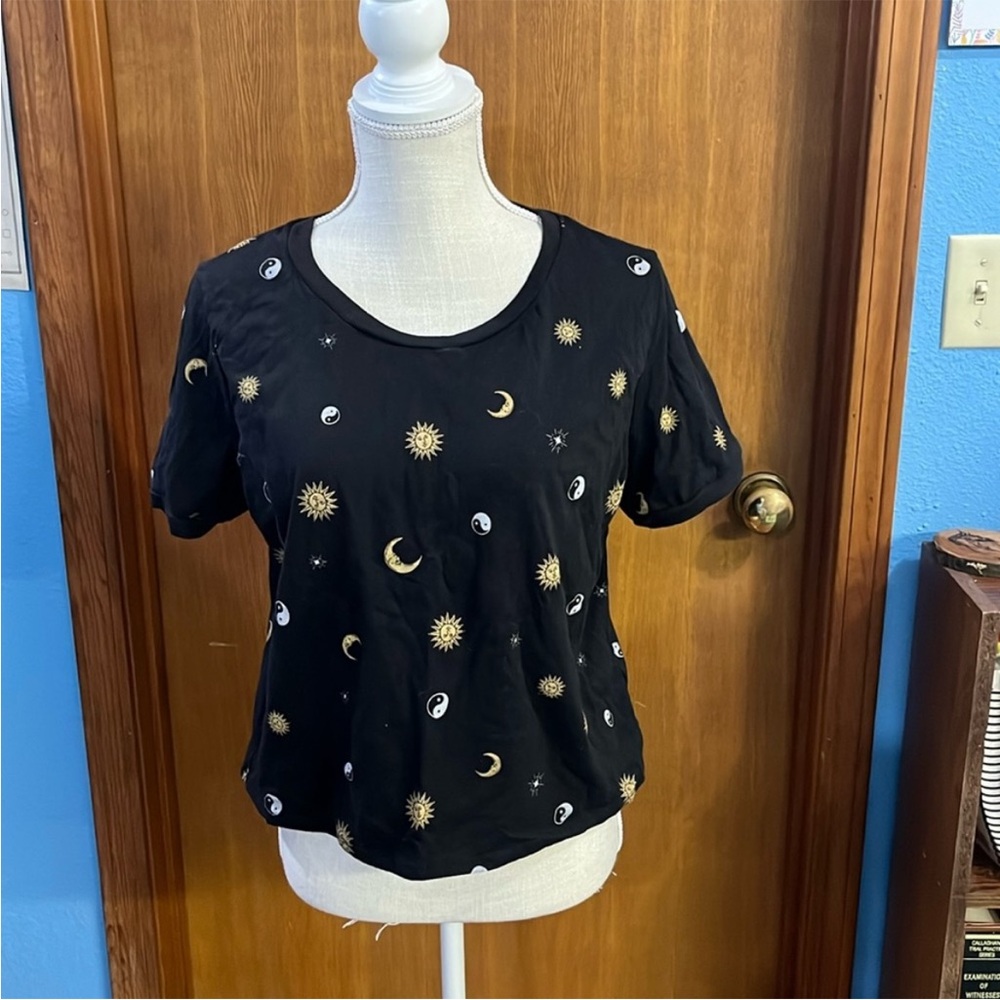 XXL sun and moon black crop top short sleeve